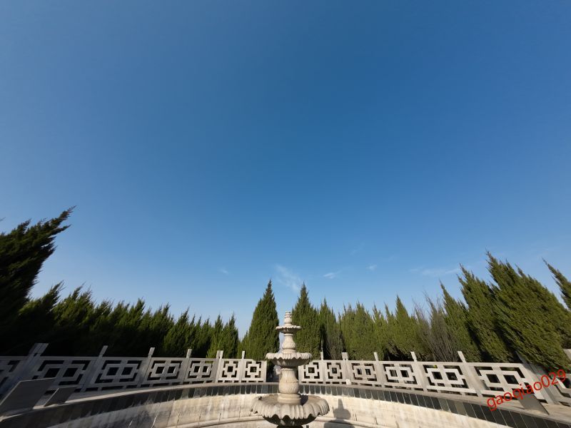 西安高桥墓园作为本地知名公墓，始终坚持公益惠民理念。此次推出惠民墓碑，既是落实新条例的具体举措，也是践行社会责任的体现。
